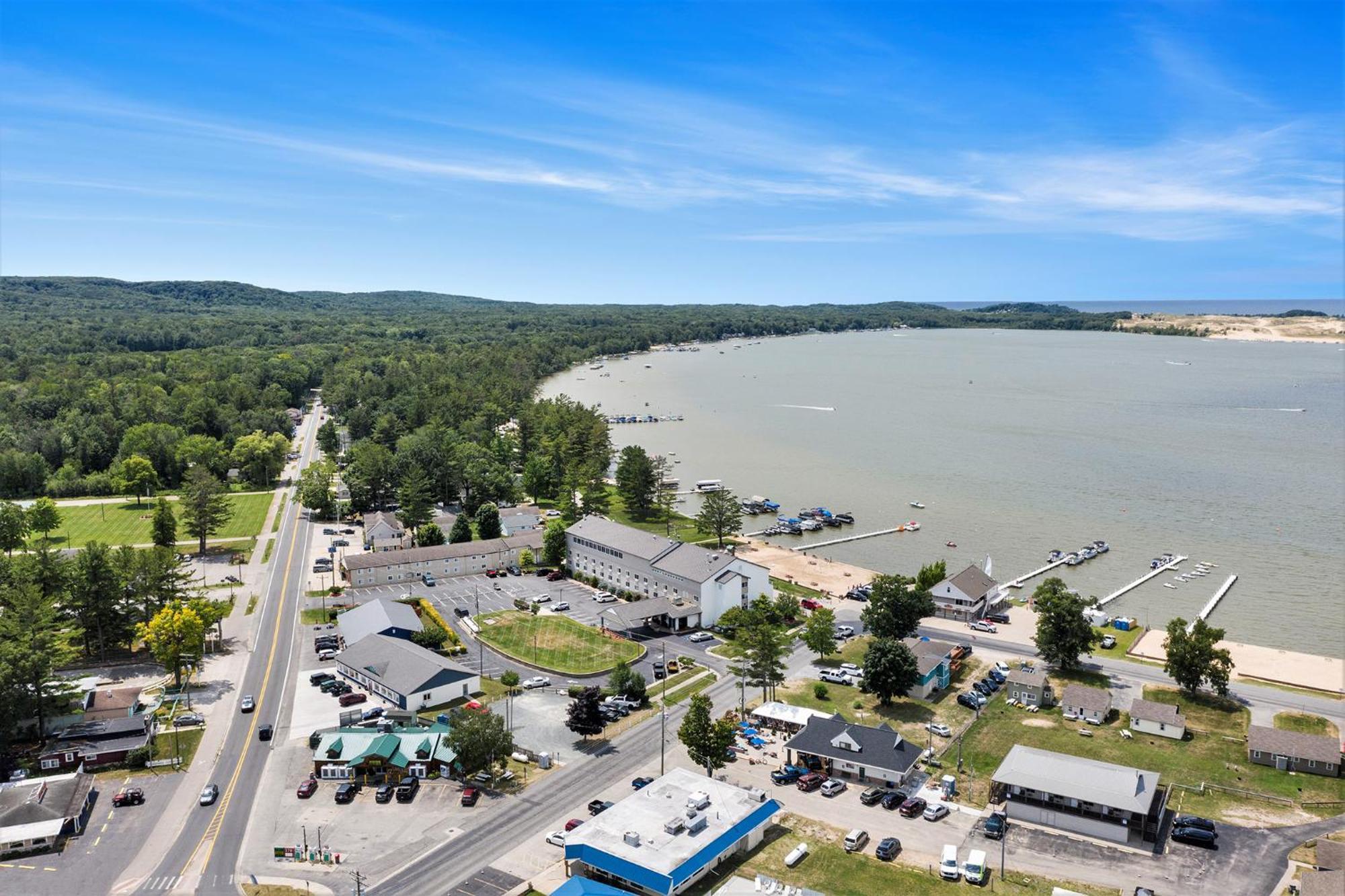 Dunes Waterfront Resort Миърс Екстериор снимка