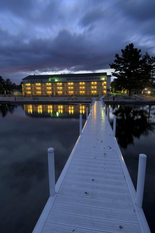 Dunes Waterfront Resort Миърс Екстериор снимка